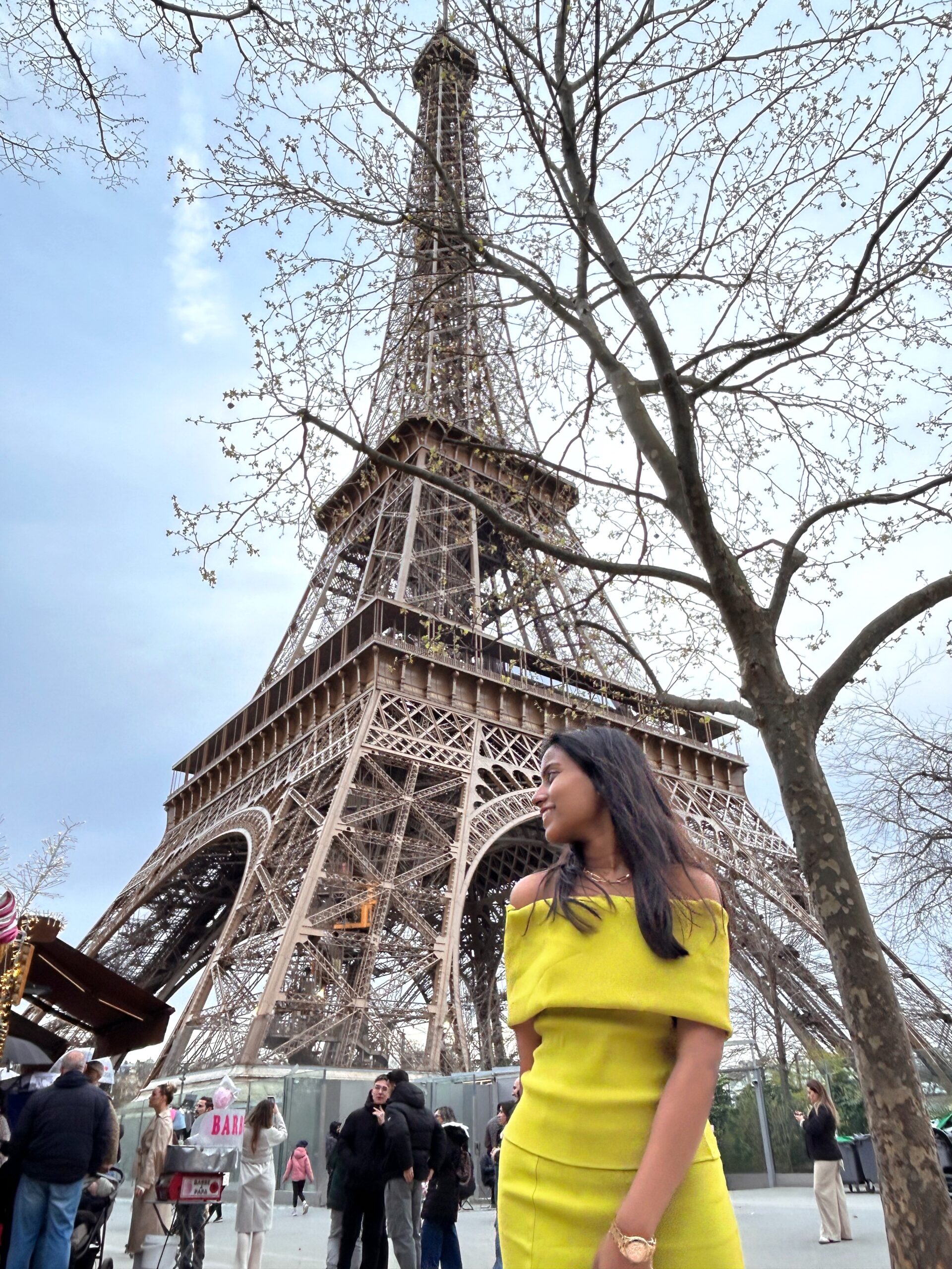 Outfits to wear at Eiffel Tower, Paris